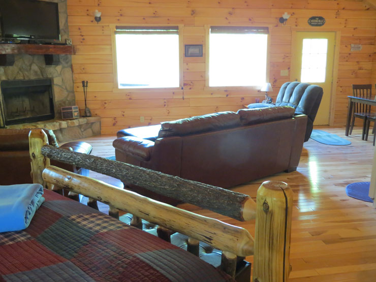 Claddagh Cabin couch
