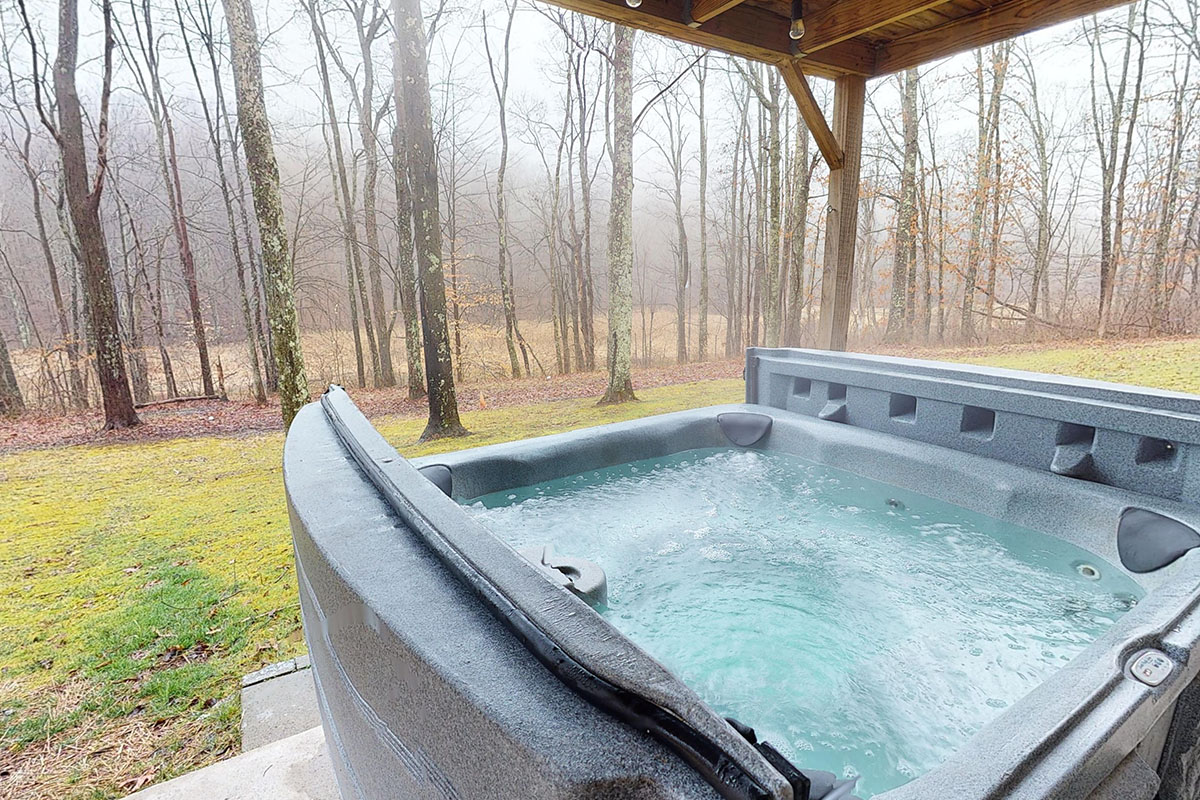 Cabin 2 hot tub