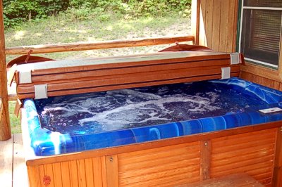 Paradise Cabin hot tub view