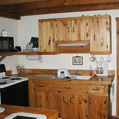 Fully Equipped Kitchen, with beautiful oak cabinets